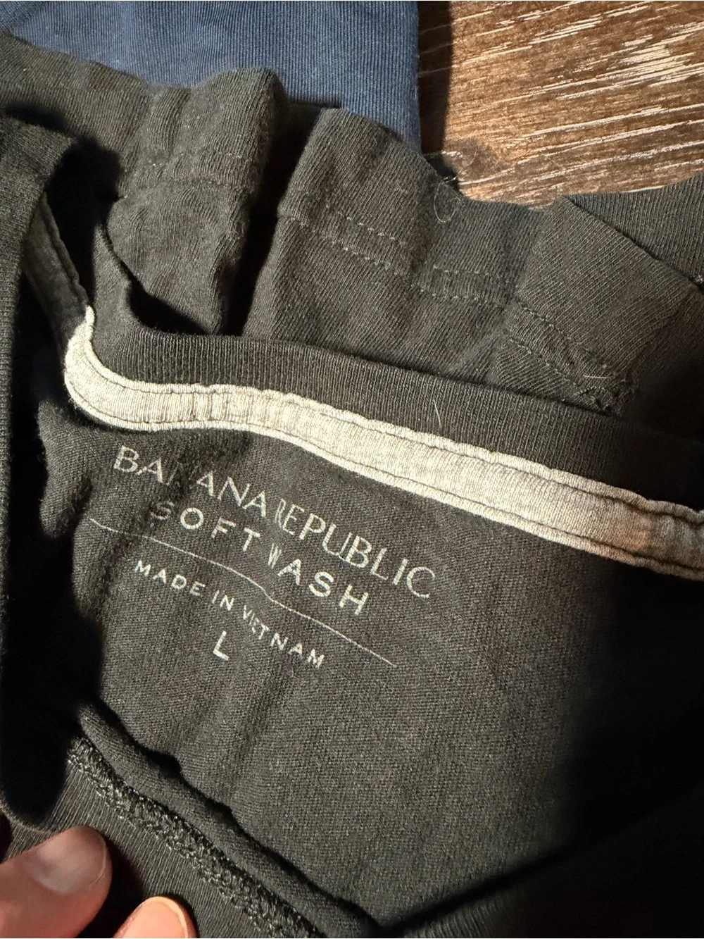 Set of 4 banana republic t shirts size L